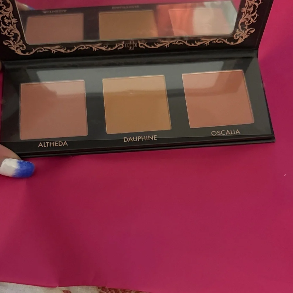 Elegant Highlighter Palette